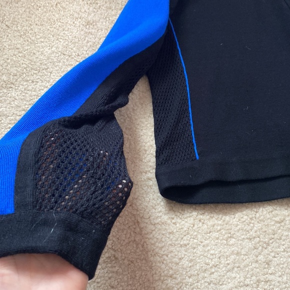 TAIL Sporty ZIP UP sweater - Picture 3 of 11